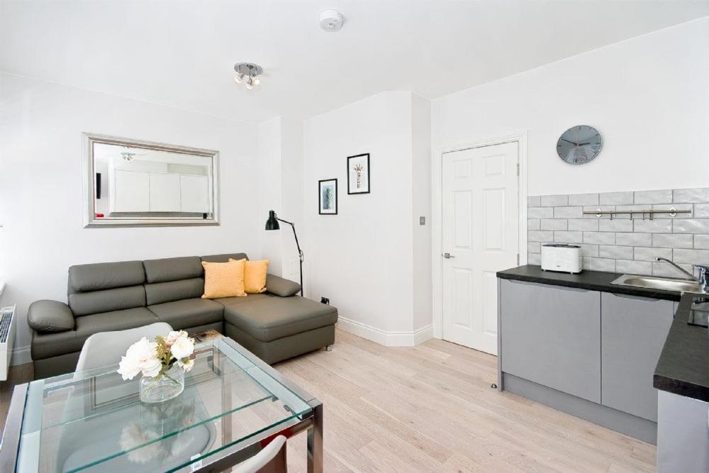 F1 Greek Street By City Living Londen Buitenkant foto